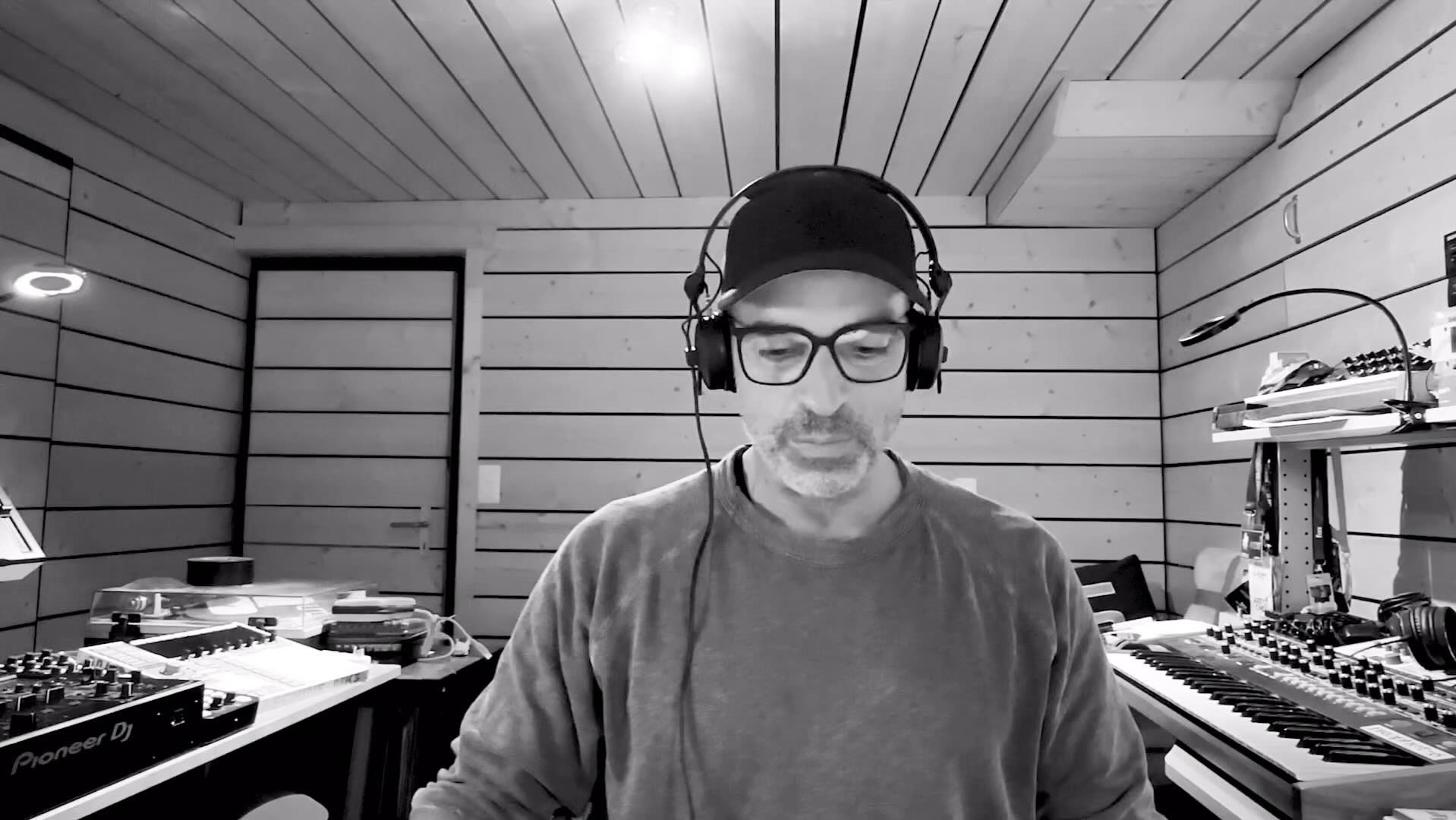 it-was-so-much-fun-to-take-part-in-the-latest-blind-test-for-@electronicbeats-for-their-latest-90s-t