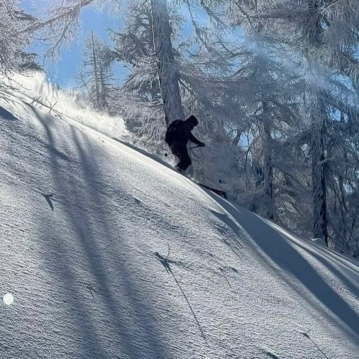 i-wish-you-all-a-merry-christmas-i-get-to-spend-some-amazing-days-at-home-with-friends-and-family-3