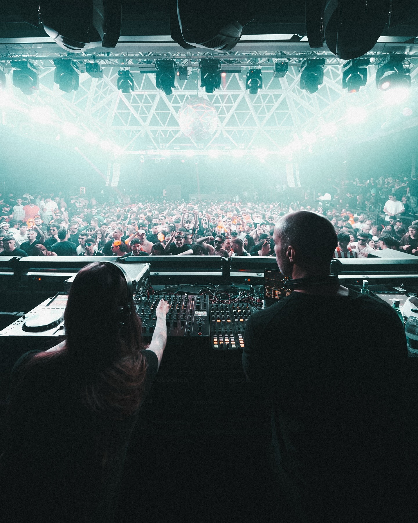 while-i-chill-out-and-enjoy-some-fresh-mountain-air-and-the-ski-slopes-i-thought-id-upload-a-little-1-2