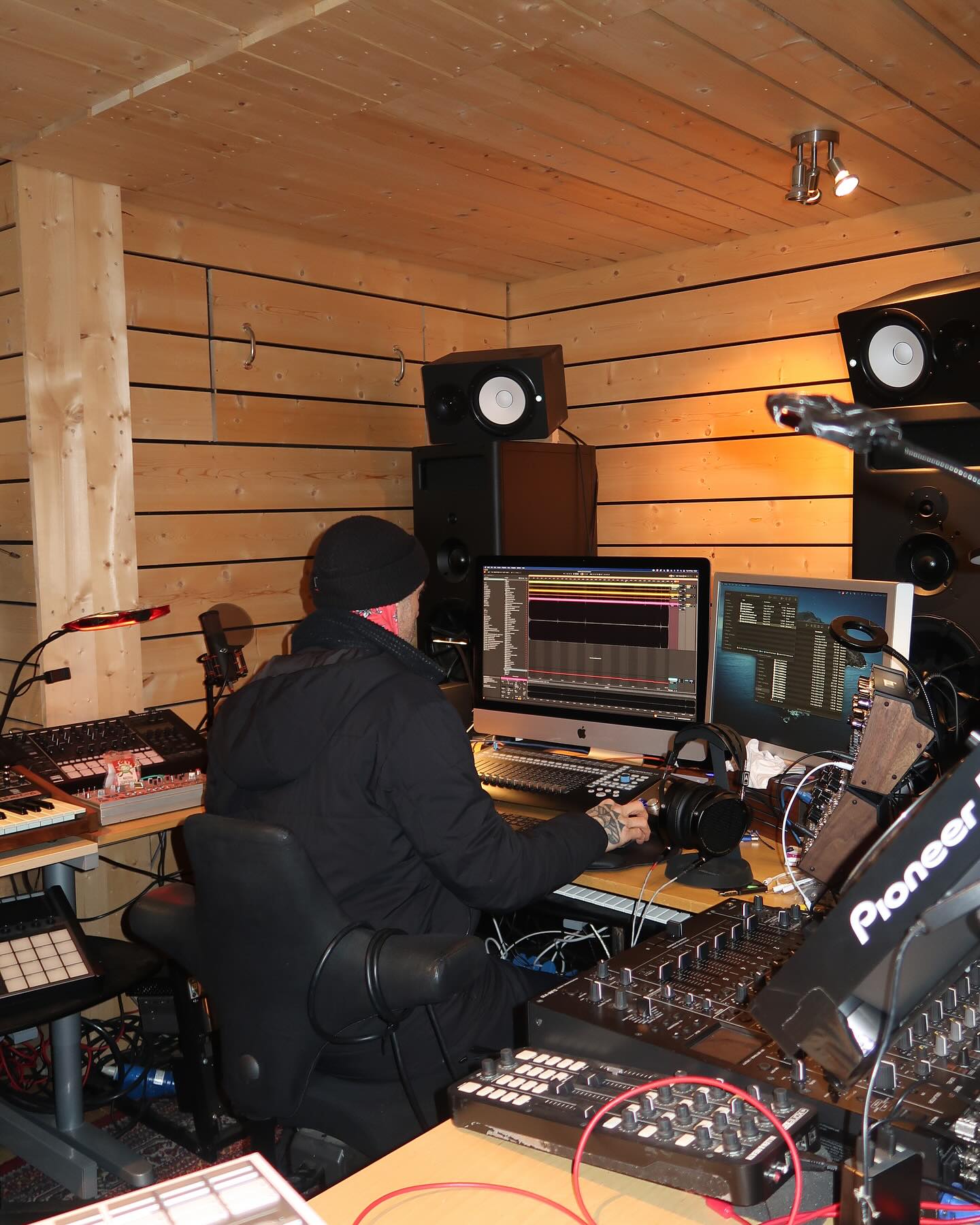 some-great-moments-to-start-the-year—always-a-pleasure-running-into-friends-on-the-road-looking-fo-7