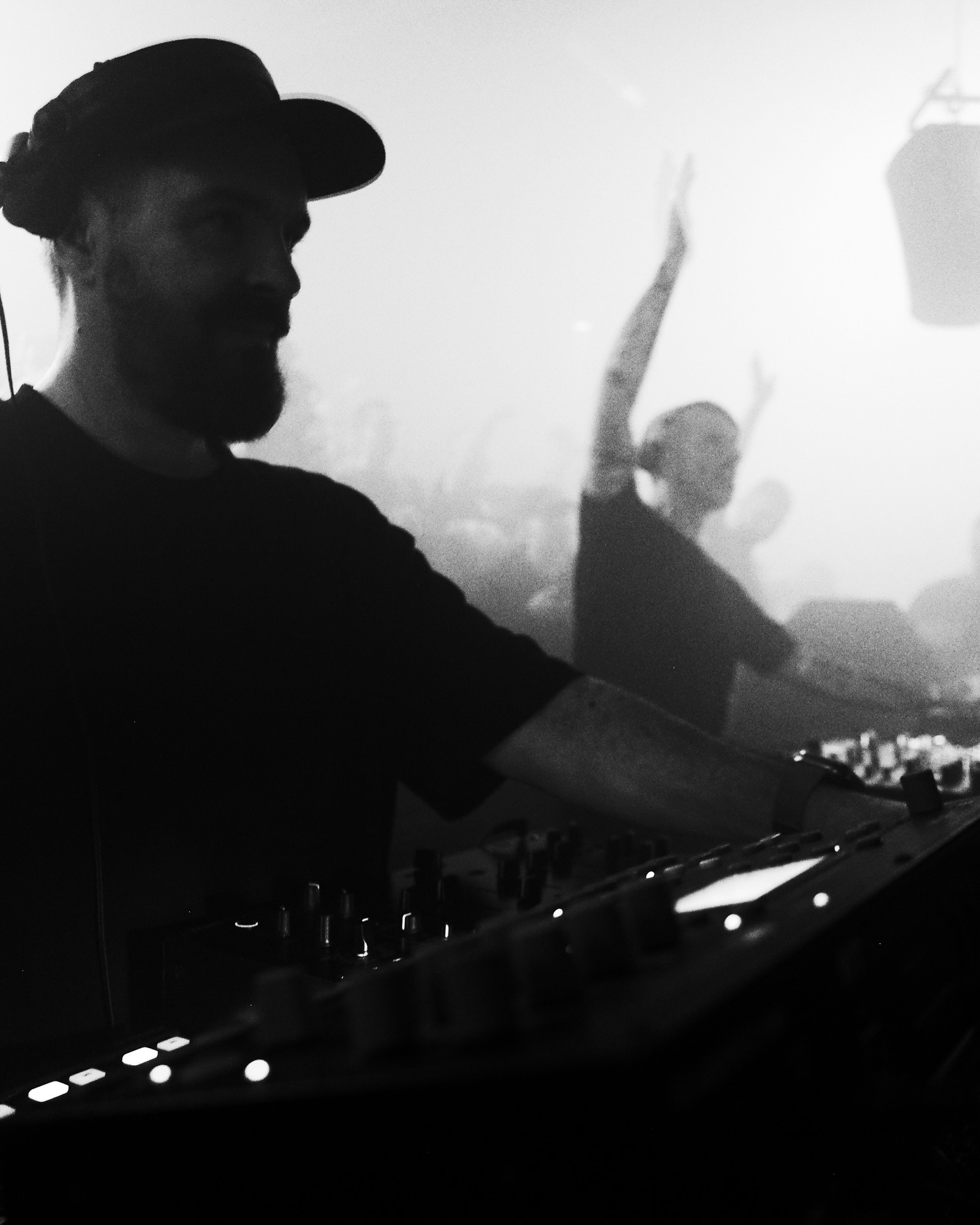 collabs-3000-x-lofi-much-love-to-the-dancers-and-the-@lofi-3