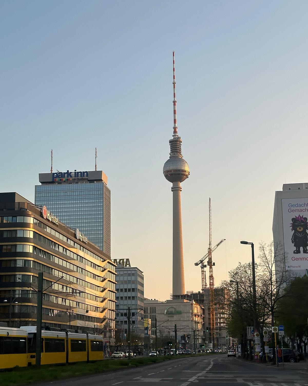 doesnt-matter-how-tiring-the-schedule-when-you-step-in-a-club-and-the-vibe-is-strong-nothing-can-bea-2