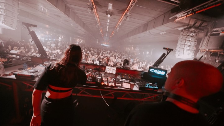 saturday-night-at-fabrik-in-madrid-wow-playing-all-night-long-is-always-special-but-having-@elli.acu_